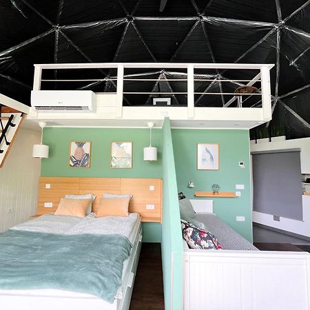 Domeglamping At Fishinglake Сагвар Экстерьер фото