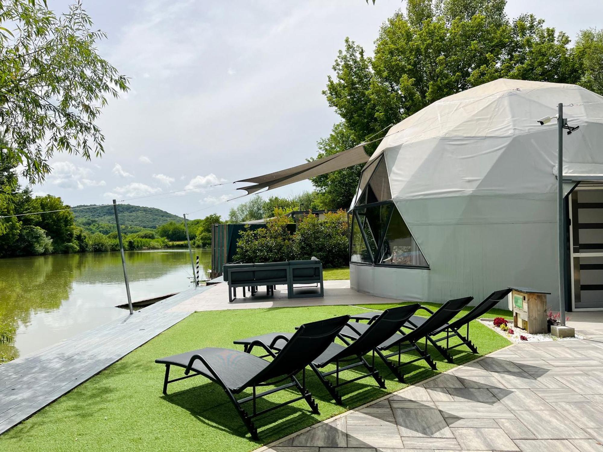 Domeglamping At Fishinglake Сагвар Экстерьер фото